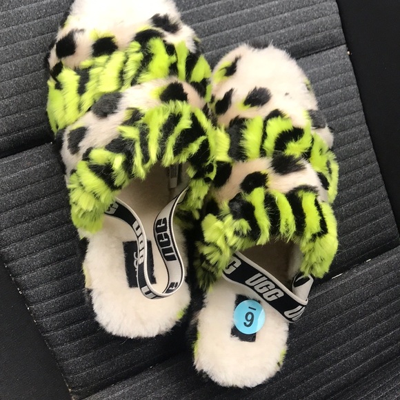 NWOT Ugg- furry slides size 6 - Picture 3 of 6